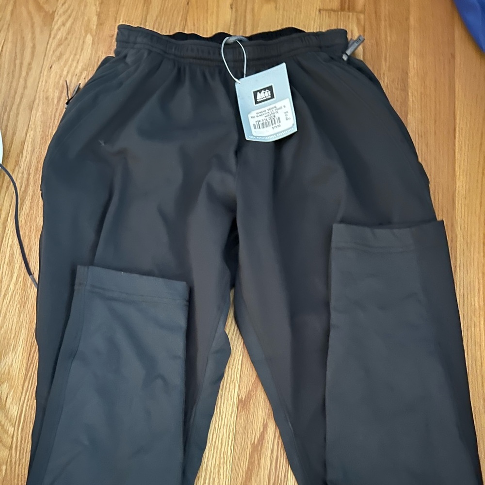 - Rei nwt momentum pants